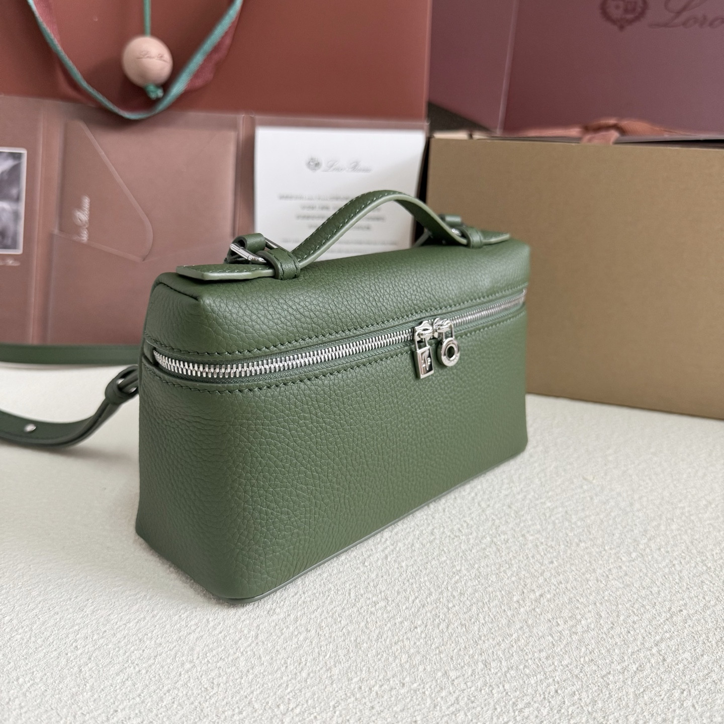 Loro Piana Extra Pocket L19 Grained Calfskin 11 x 19 x 6.5 cm