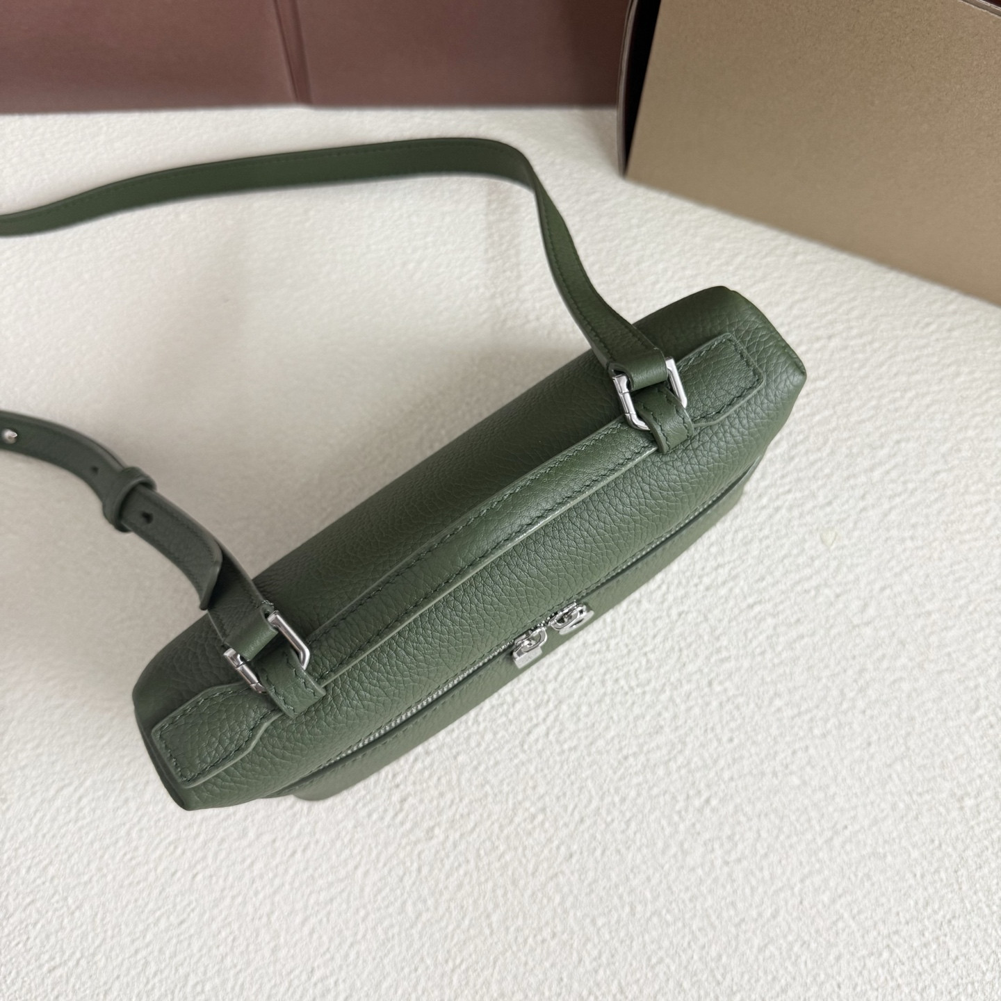 Loro Piana Extra Pocket L19 Grained Calfskin 11 x 19 x 6.5 cm