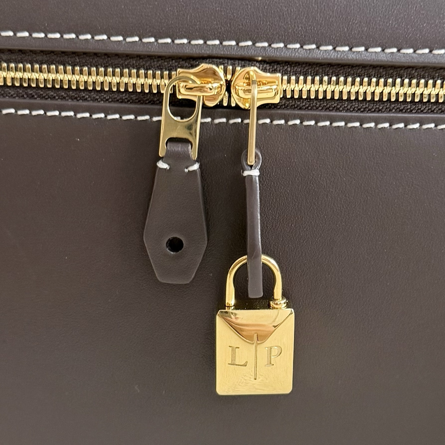 Loro Piana Extra Pocket L27 Calfskin 16x27x10cm