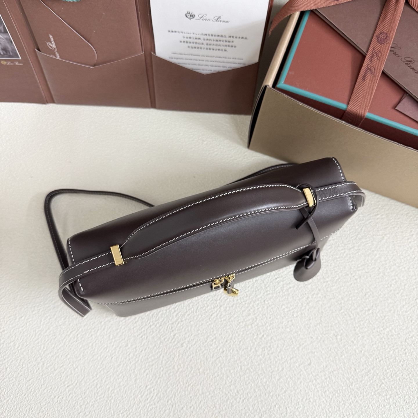 Loro Piana Extra Pocket L27 Calfskin 16x27x10cm