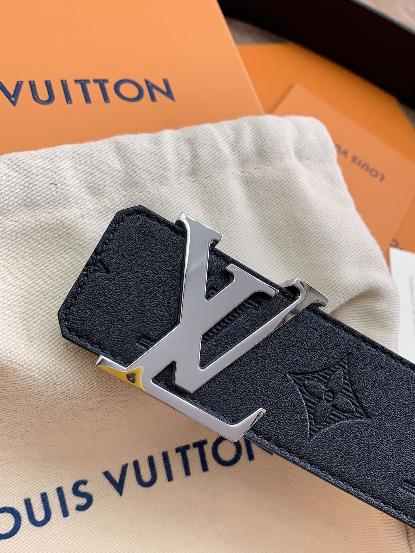 LV LOUIS VUITTON 40MM BELT