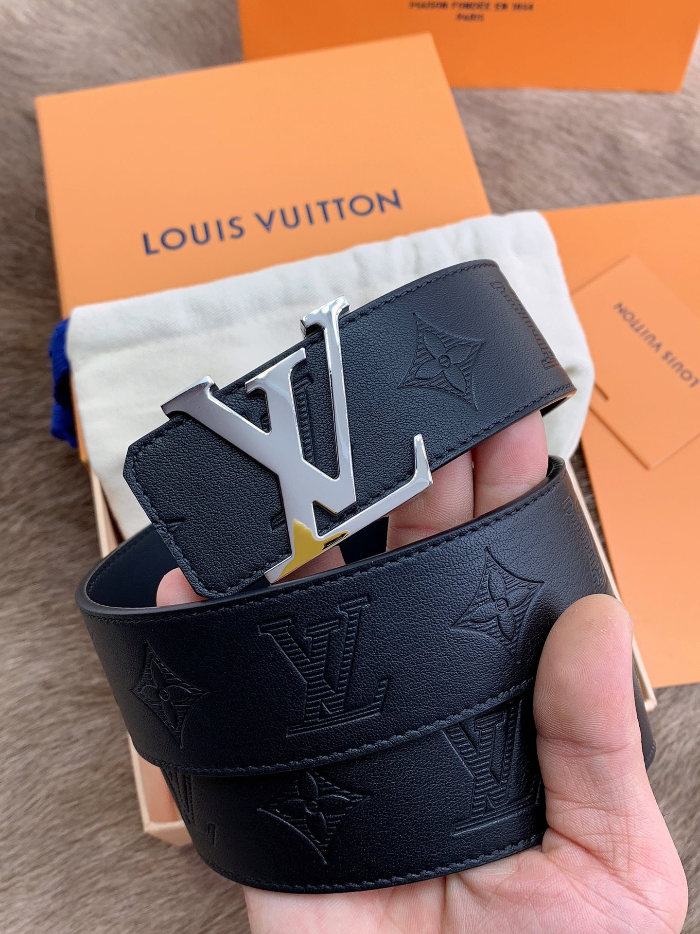 LV LOUIS VUITTON 40MM BELT